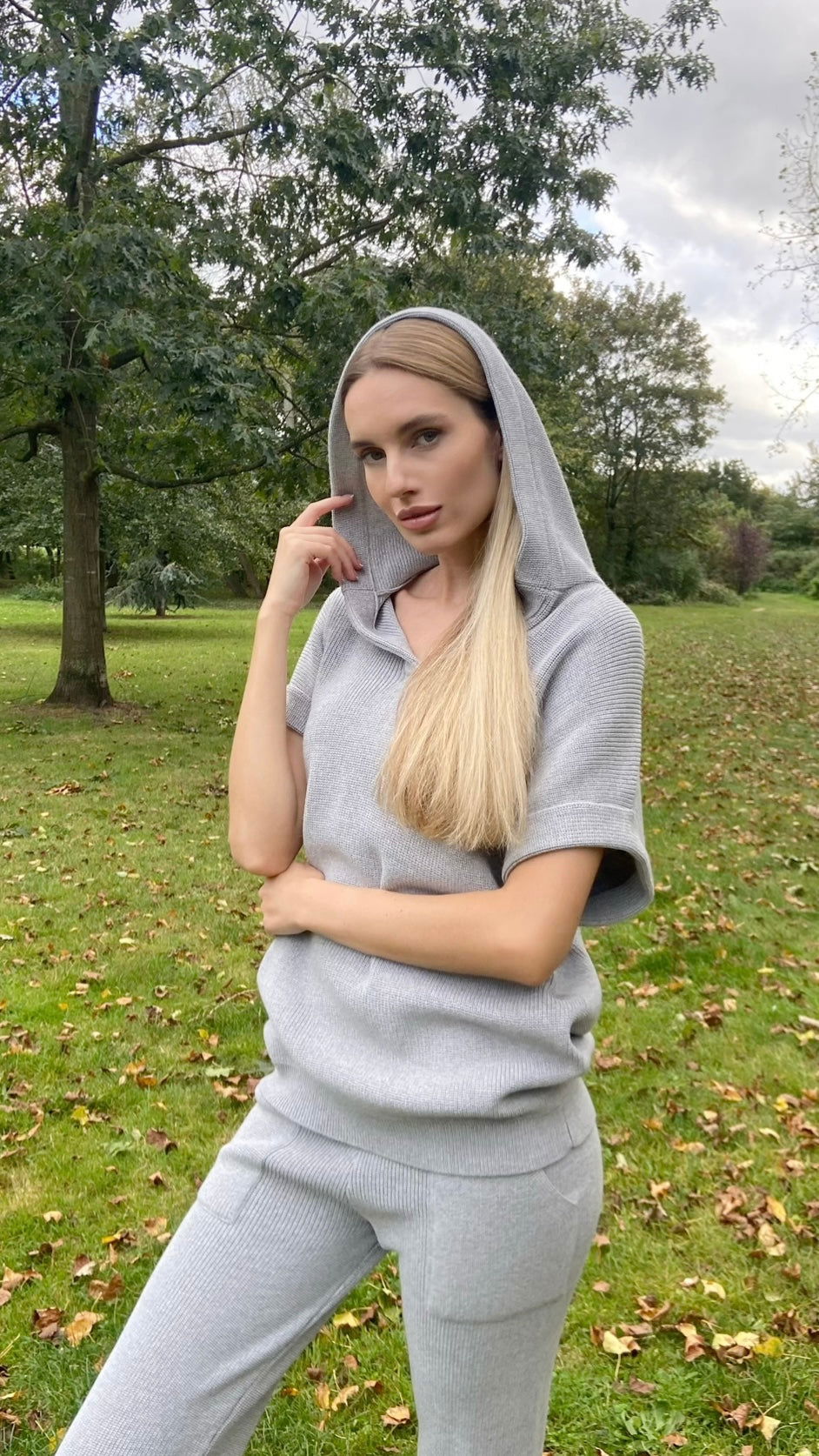 Natural Materials Soft And Breathable Casual Knitted Grey Short Sleeve Wool Top With Hood - AALKAMI.London