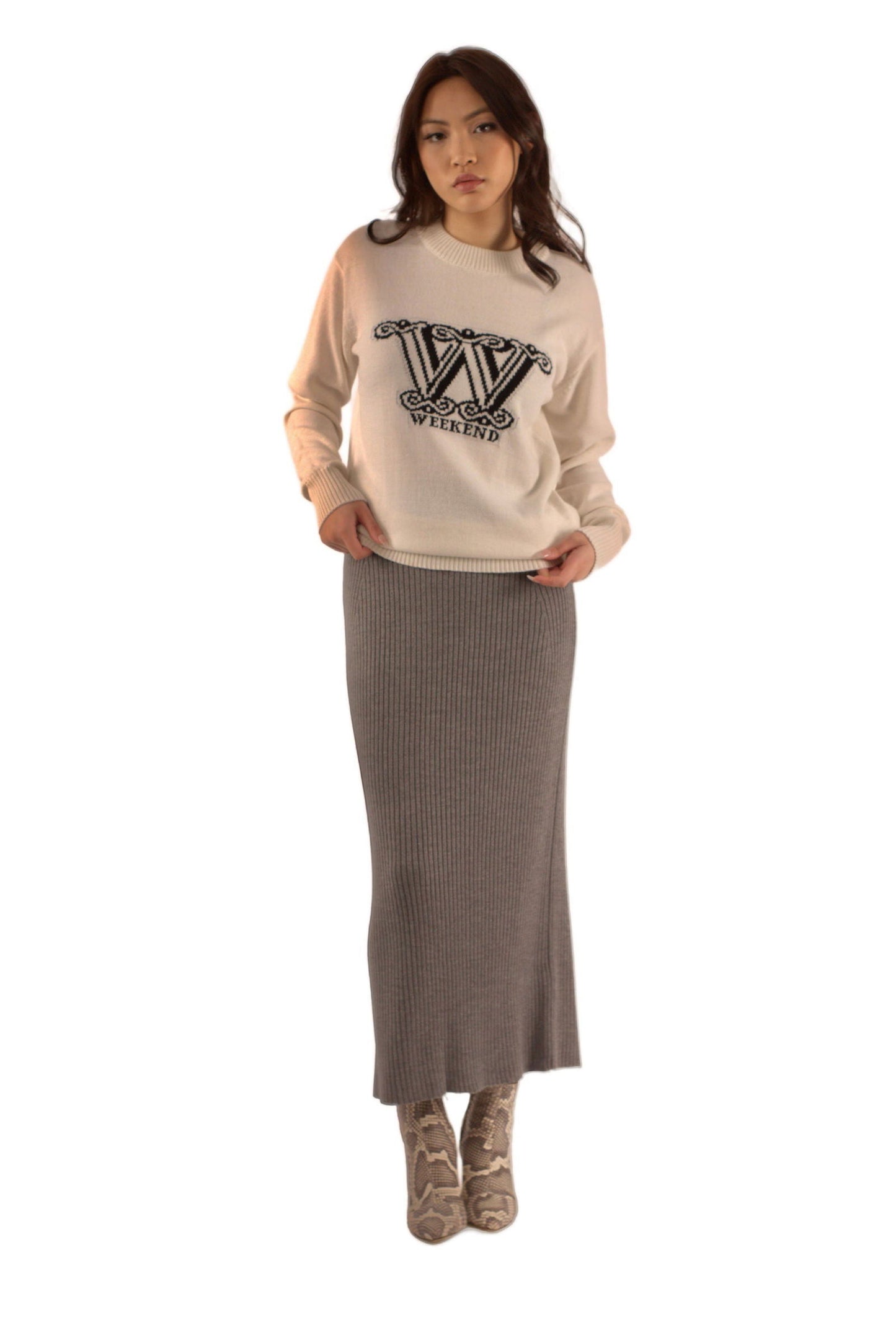 Light Relaxed Silhouette Long Sleeves Crew Neck Knitted Wool White Jumper - AALKAMI.London