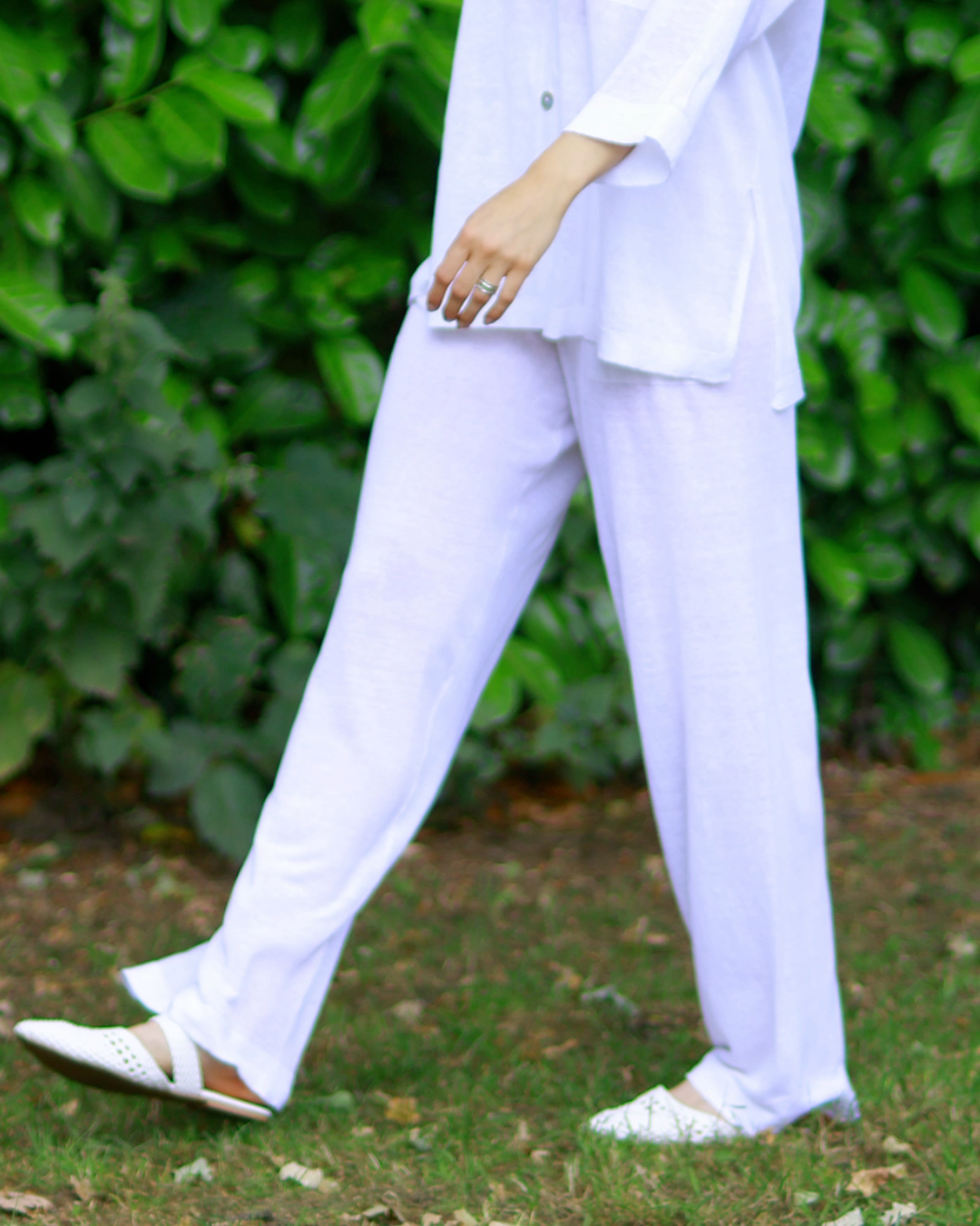 Breathable Relaxed Fit Elasticated Waistband White Linen Summer Trousers - AALKAMI.London