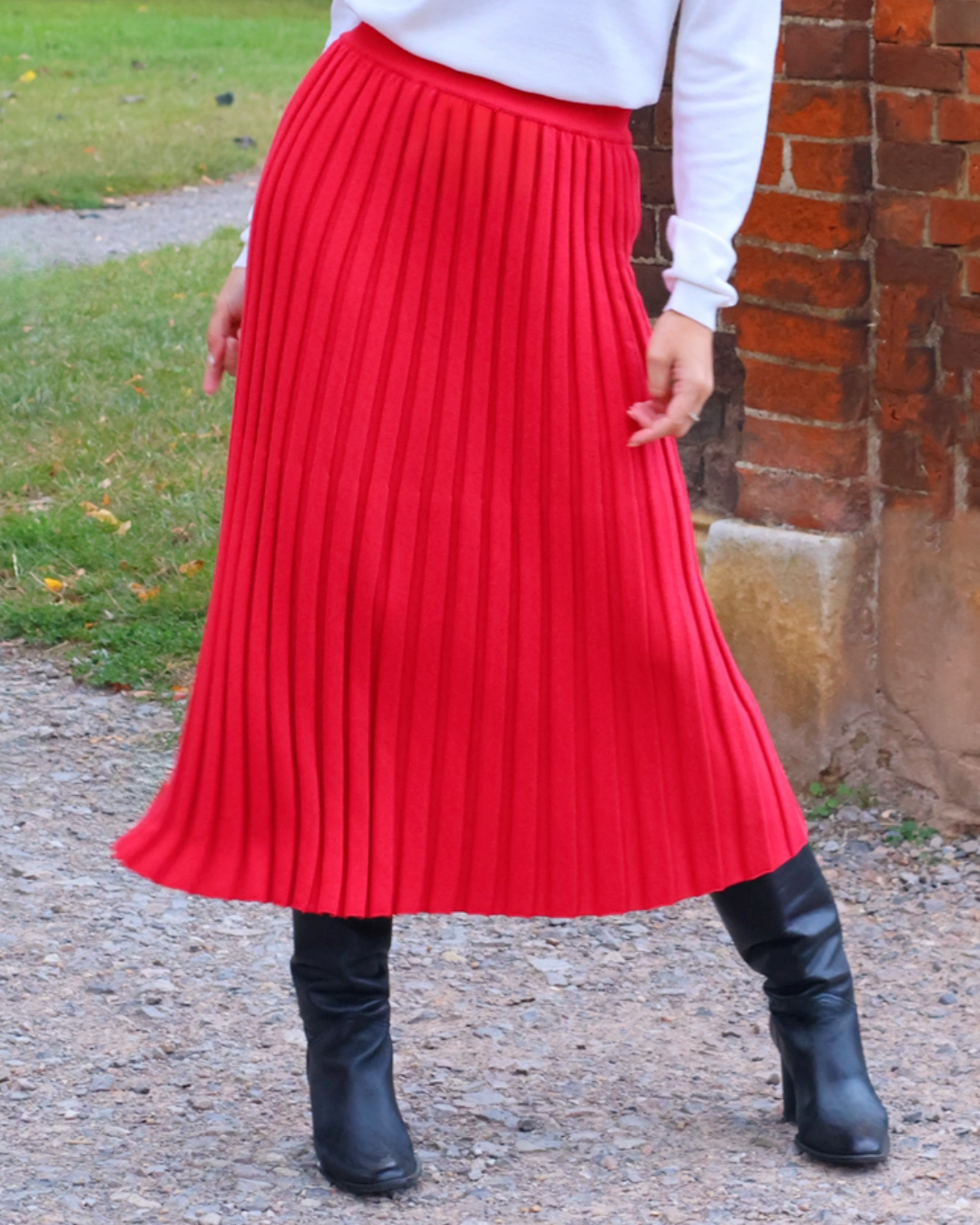 Lightweight Summer Knitted Pleated Pull On MIDI Red Skirt - AALKAMI.London