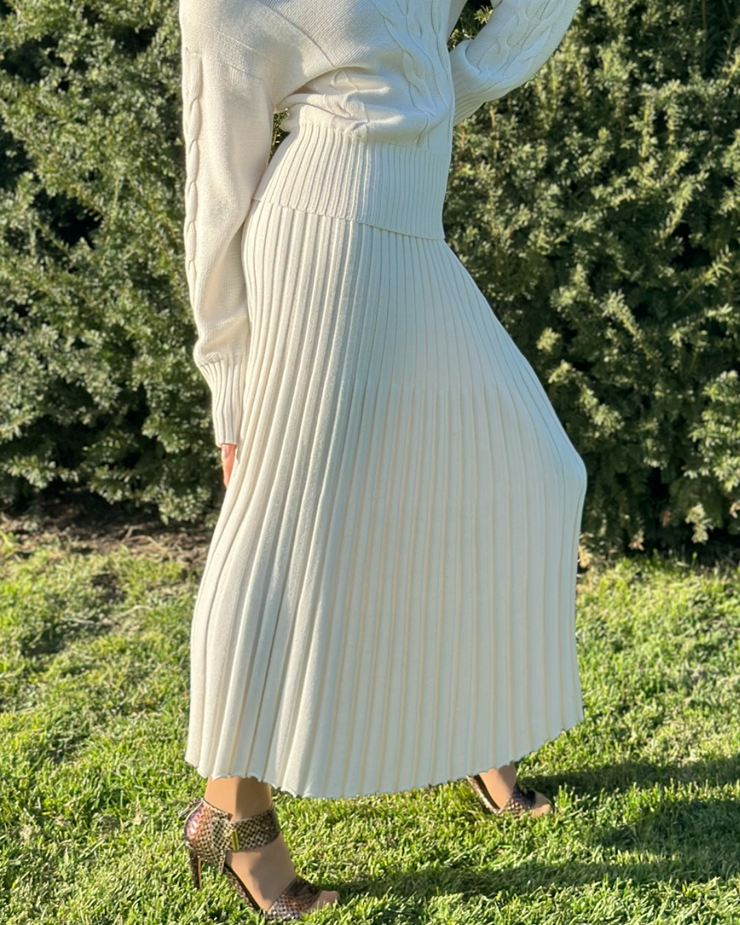 Elegant Easy Wear A-Line Merino Wool Pleated Skirt - AALKAMI.London
