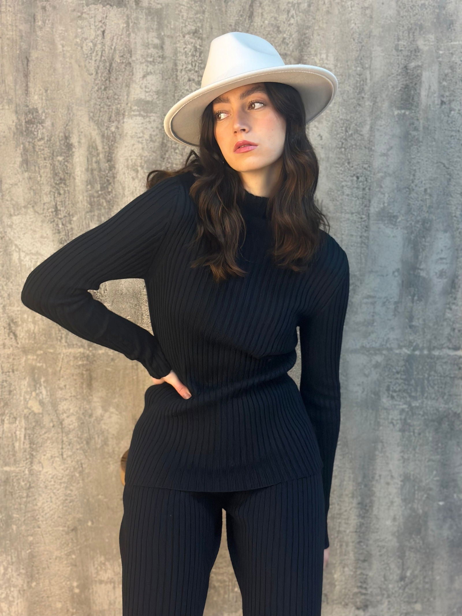 Merino Wool Ribbed Top - AALKAMI.London