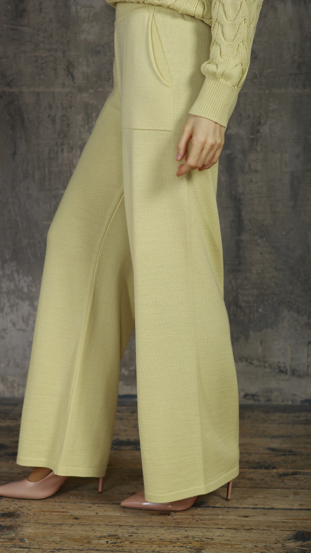 Merino Wool Straight Leg Trousers - AALKAMI.London