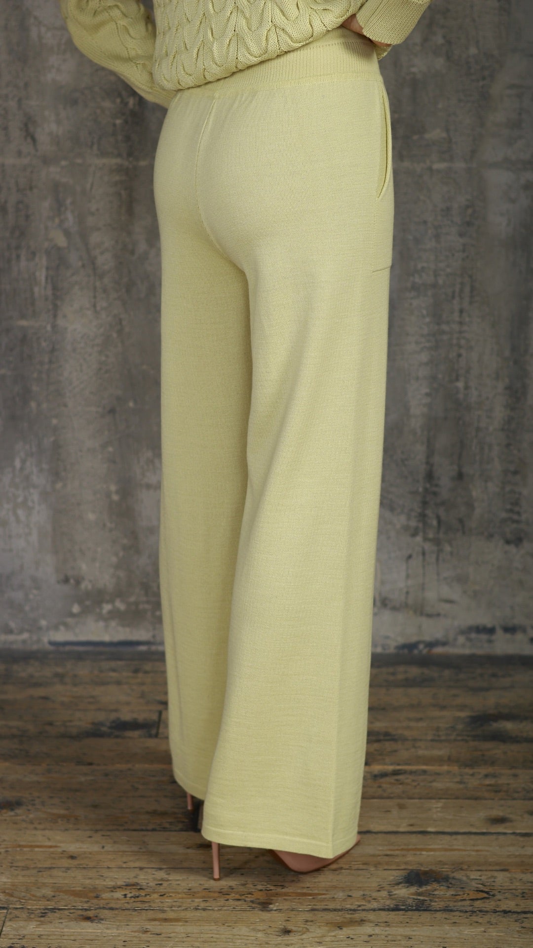 Merino Wool Straight Leg Trousers - AALKAMI.London