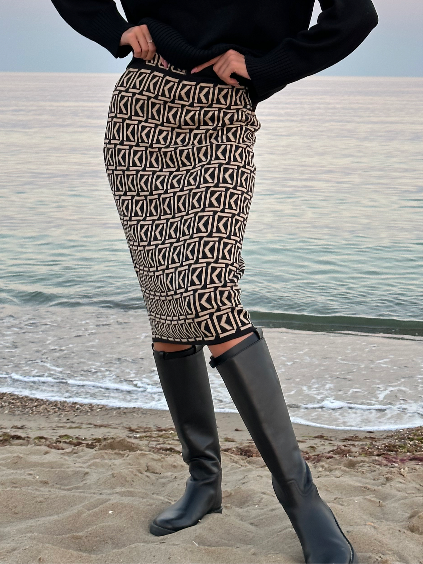 Fall Fashion Timeless Look Natural Materials Luxury Wool Knitted Print MIDI Skirt - AALKAMI.London